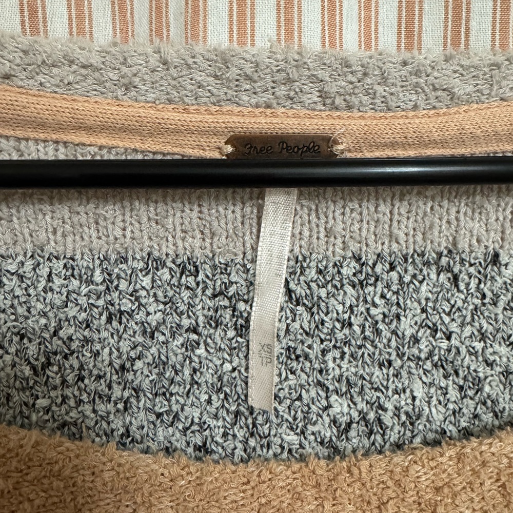 Free People Sweater - Picture 6 of 6
